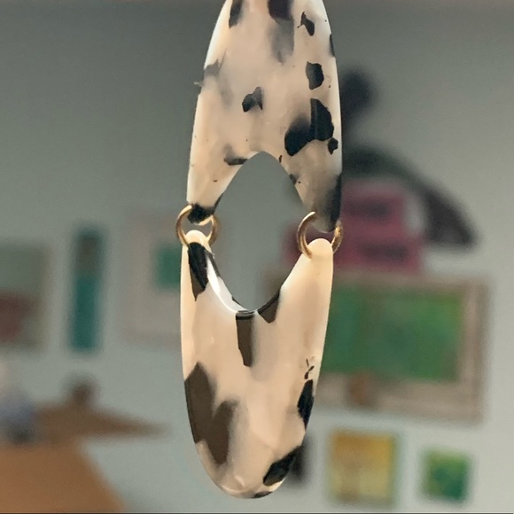 ANNA & AVA Black & White POST EARRINGS! - Picture 5 of 11